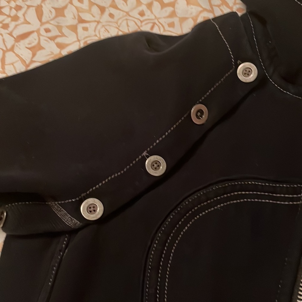 Lululemon Special Edition hoodie. Detachable sleeves. Size 10. Dark blue/black. - Picture 5 of 7